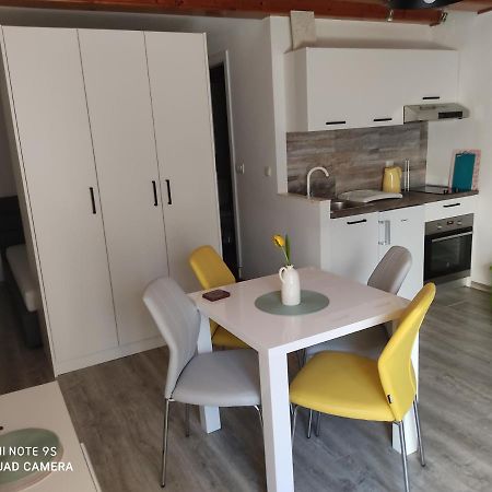 Fina M Studio Apartman Kali Exteriör bild