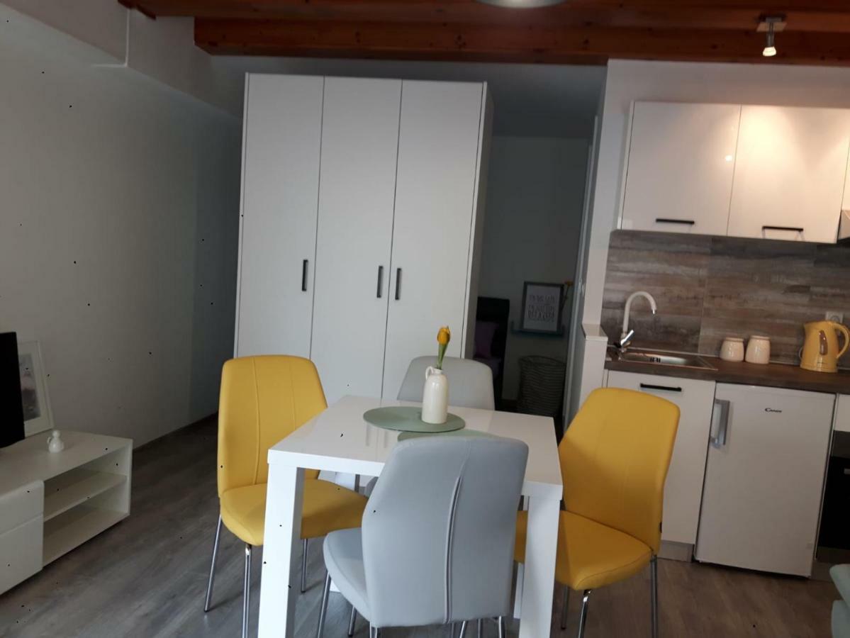 Fina M Studio Apartman Kali Exteriör bild